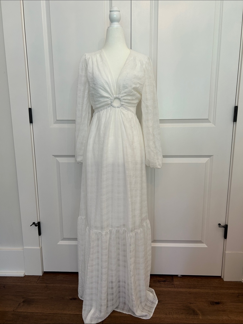 Pink Lily White Dress with Center Ring